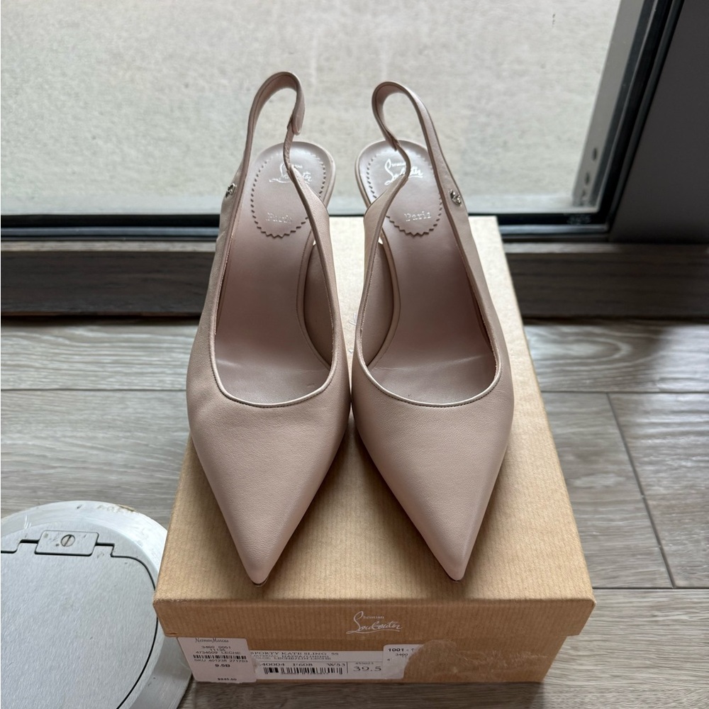 Christian Louboutin 39.5 Sporty Kate
55 mm Slingback pumps  - Leche